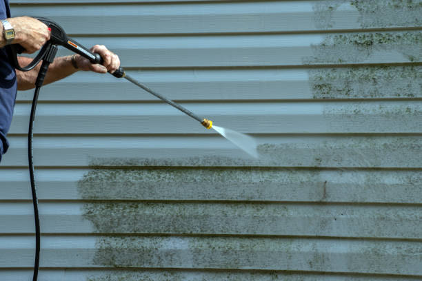 Best Pool Deck Cleaning  in Kalama, WA